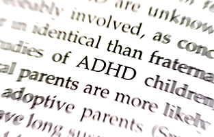 Insoomad tidningssida där ordet ADHD framträder.